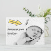 黄色と黒のストライプ矢印の誕生のお知らせ 案内状 (スタンド正面)