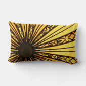 黄色と黒の日が差すこと ランバークッション (裏面)