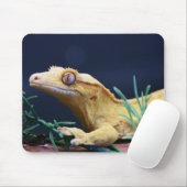 黄色によって頂点に達されるヤモリの休息 マウスパッド (マウス)