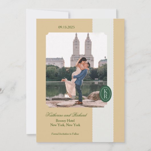 黄色のくぼみのある縁のSave The Date 招待状 (裏面)