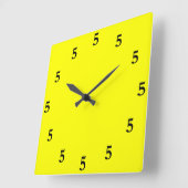 黄色のどこかに黒5時 スクエア壁時計 (傾斜)