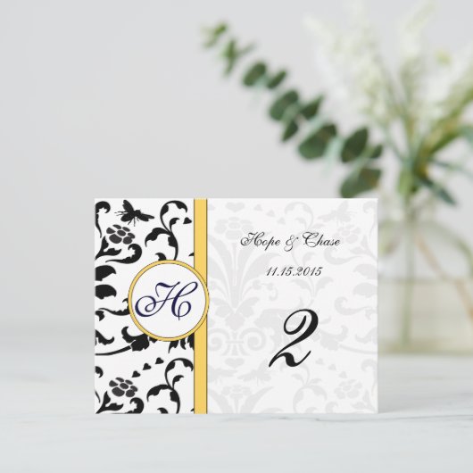 黄色ののまわりにダマスク渦巻き旋回テーブル番号カード ポストカード (スタンド正面)