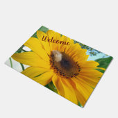 黄色のひまわりと羽 – ドormat ドアマット (アングル)