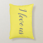 黄色のアクセント枕かわいらしの「愛してる」 アクセントクッション (正面(垂直))