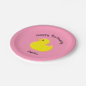 黄色のアヒルのピンクの色の誕生日おめでとう ペーパープレート (アングル)