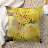黄色のアルストロメリア クッションカバー クッション (ブランケット)