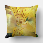 黄色のアルストロメリア クッションカバー クッション (裏面)