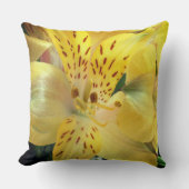 黄色のアルストロメリア クッションカバー クッション (正面)