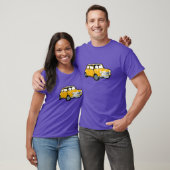 黄色のイギリス車 Tシャツ (ユニセックス)
