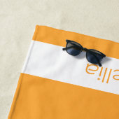 黄色のオレンジ色の花嫁の名前の書エレガント跡 ビーチタオル (インサイチュ)