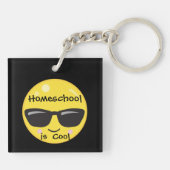 黄色のカッコいいスマイルと黒の背景 キーホルダー (裏面)