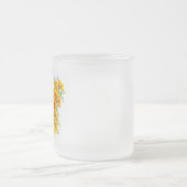 黄色のカリフォルニアポピーを持つ花蝶 フロストグラスマグカップ (中央)