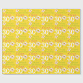 黄色のギフトラップという，30歳のデイジーの花 ラッピングペーパー (フラット)