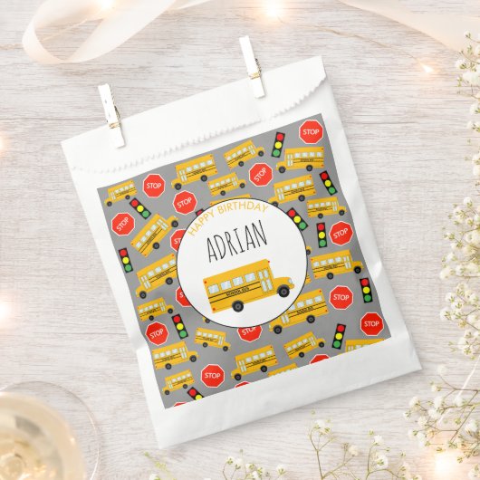 黄色のスクールバスストップのサイン信号誕生日 フェイバーバッグ (クリップ留めされた状態)