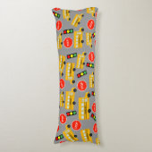 黄色のスクールバストップスサイン信号パターン ボディピロー (正面縦)