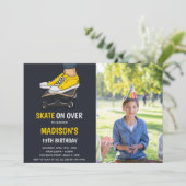 黄色のスケートボード誕生日招待状と写真 招待状 (スタンド正面)