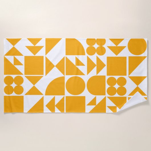 黄色のスタイリッシュジオメトモダンリ形状パターン ビーチタオル (正面)