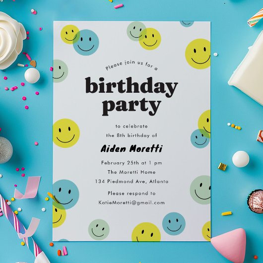 黄色のスマイリーなハッピーな顔の子供の誕生日パーティー 招待状