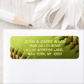 黄色のソフトボールをカバー ラベル (インサイチュ)