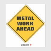 黄色のダイヤモンド道路の注意は、前方の金属作業に署名 シール (シート)
