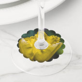 黄色のチューリップ ワイングラスタグ (クローズアップ)