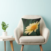黄色のデイジーの花クローズアップ クッション (椅子)