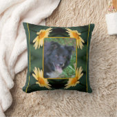 黄色のデイジーフラワーフレーム自分の写真を作成 クッション (ブランケット)