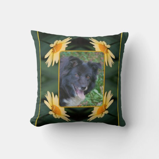 黄色のデイジーフラワーフレーム自分の写真を作成 クッション (正面)
