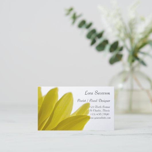 黄色のデイジー花びらフローラデザイナ 名刺 (スタンド正面)