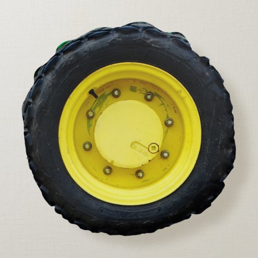 黄色のトラクタホイールパーソナライズされたタイヤ名 ラウンドクッション (裏面)