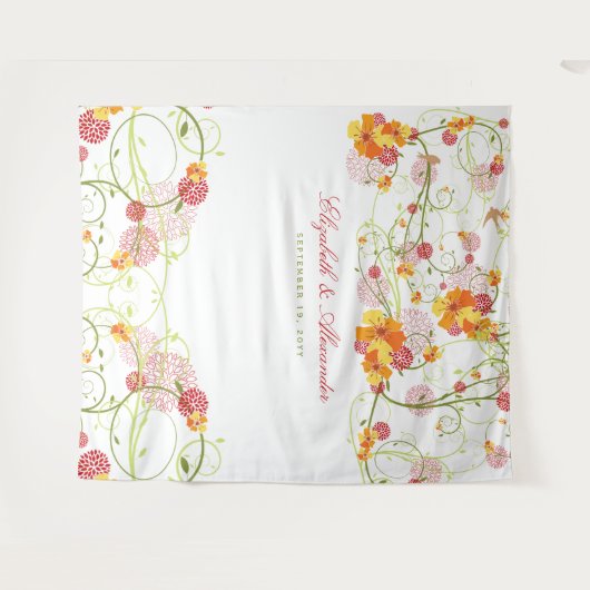 黄色のハイビスカスとツバメの花のウェディングバックドロップ タペストリー (正面(横))