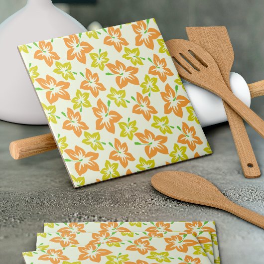 黄色のハイビスカス、オレンジ色のハイビスカス、花の模様 タイル