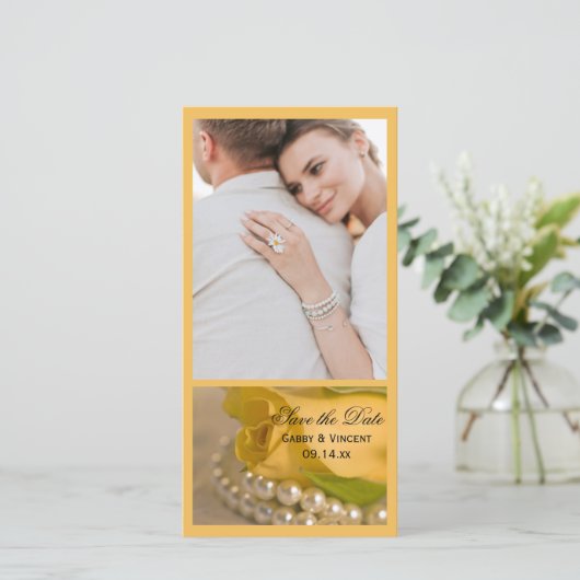 黄色のバラと白の真珠の結婚式の日付を保存 セーブザデート (スタンド正面)