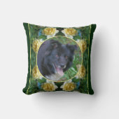 黄色のバラの花のフレーム自分の写真を作成 クッション (正面)