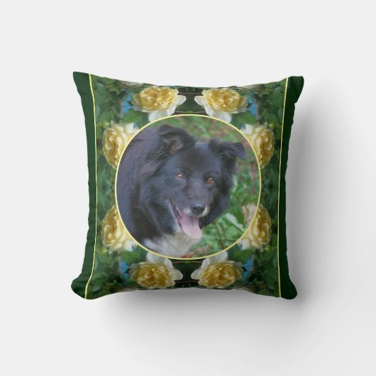 黄色のバラの花のフレーム自分の写真を作成 クッション (正面)