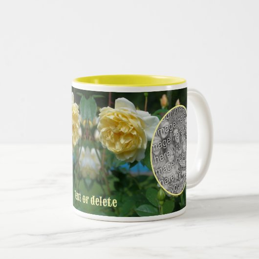 黄色のバラの花のフレーム自分の写真を作成 ツートーンマグカップ (正面右)
