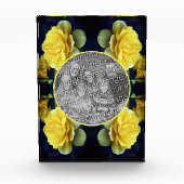 黄色のバラの花の開花フレームを追加 フォトブロック (正面)