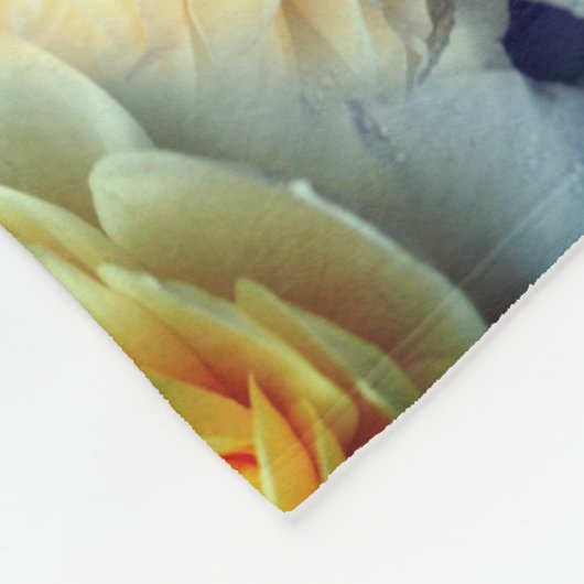 黄色のバラの雨滴フレーム自分の写真を追加 フリースブランケット (角)