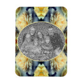 黄色のバラの雨滴フレーム自分の写真を追加 マグネット (縦)