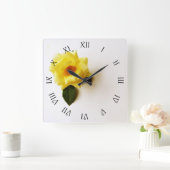 黄色のバラ(白黒の文字)ローマンWc スクエア壁時計 (ホーム)