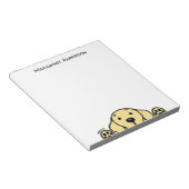 黄色のパーソナライズされたラブラドールWatching You Notepad ノートパッド (アングル)