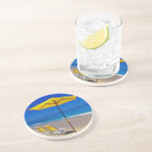 黄色のビーチの傘と素朴な椅子 コースター (側面)