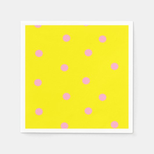 黄色のピンクの水玉模様 スタンダードカクテルナプキン (正面)