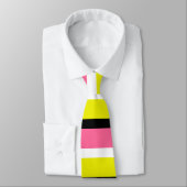 黄色のピンク色のストライプパターン ネクタイ (タイ)