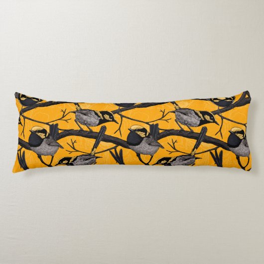 黄色のフェアリーのレンチ ボディピロー (正面)