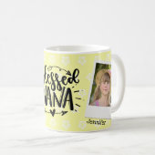 黄色のフローラパーソナライズされたおばあちゃんの写真マグカップ コーヒーマグカップ (正面右)