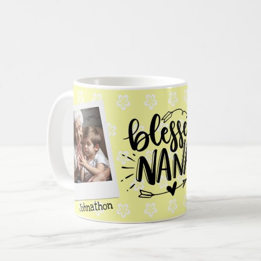 黄色のフローラパーソナライズされたおばあちゃんの写真マグカップ コーヒーマグカップ (正面左)