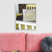 黄色のベンチと枕 – マーサのブドウ畑 キャンバスプリント (インサイチュ (リビング))