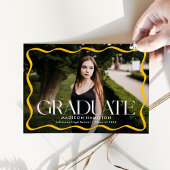 黄色のモダン波状フレームの卒業写真卒業 案内状