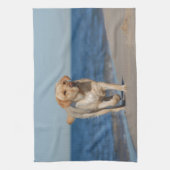 黄色のラブラドールビーチ キッチンタオル (縦)